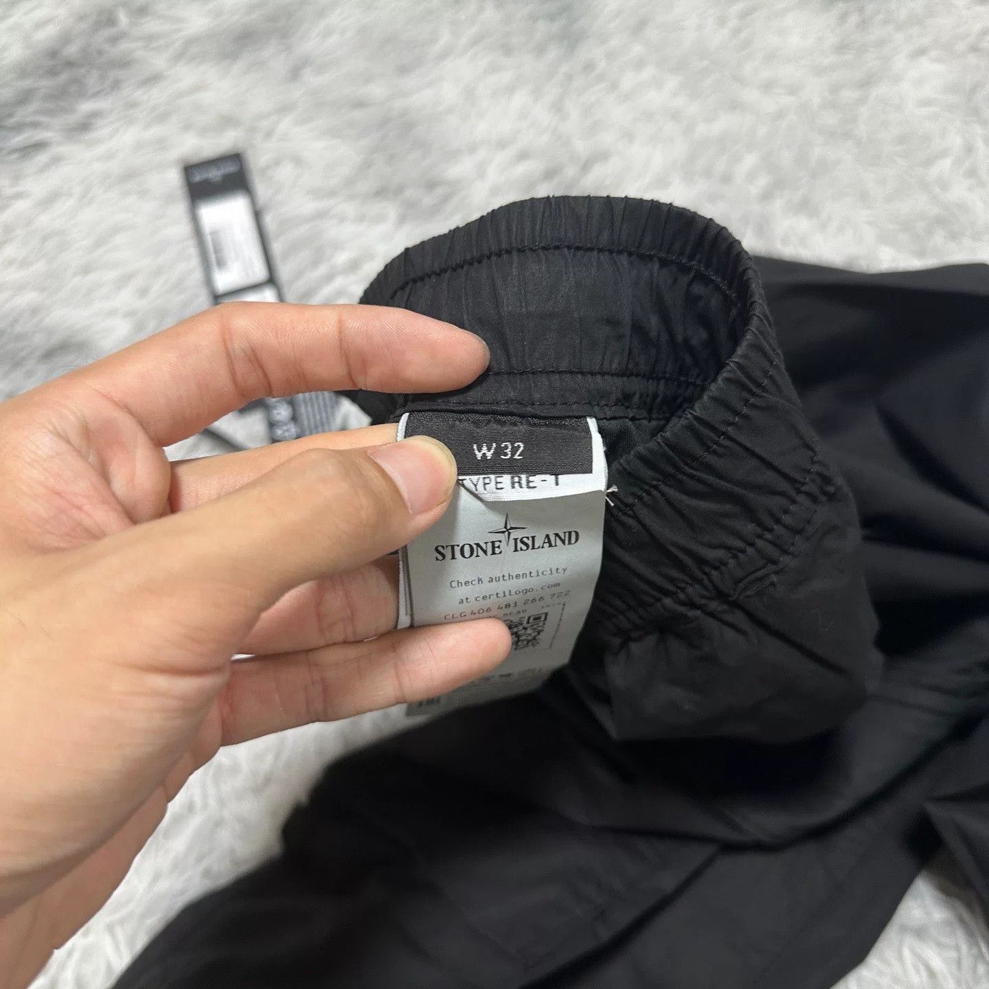 Stone Island black cargo pants by stone island Size US 32 / EU 48 - 6 Thumbnail