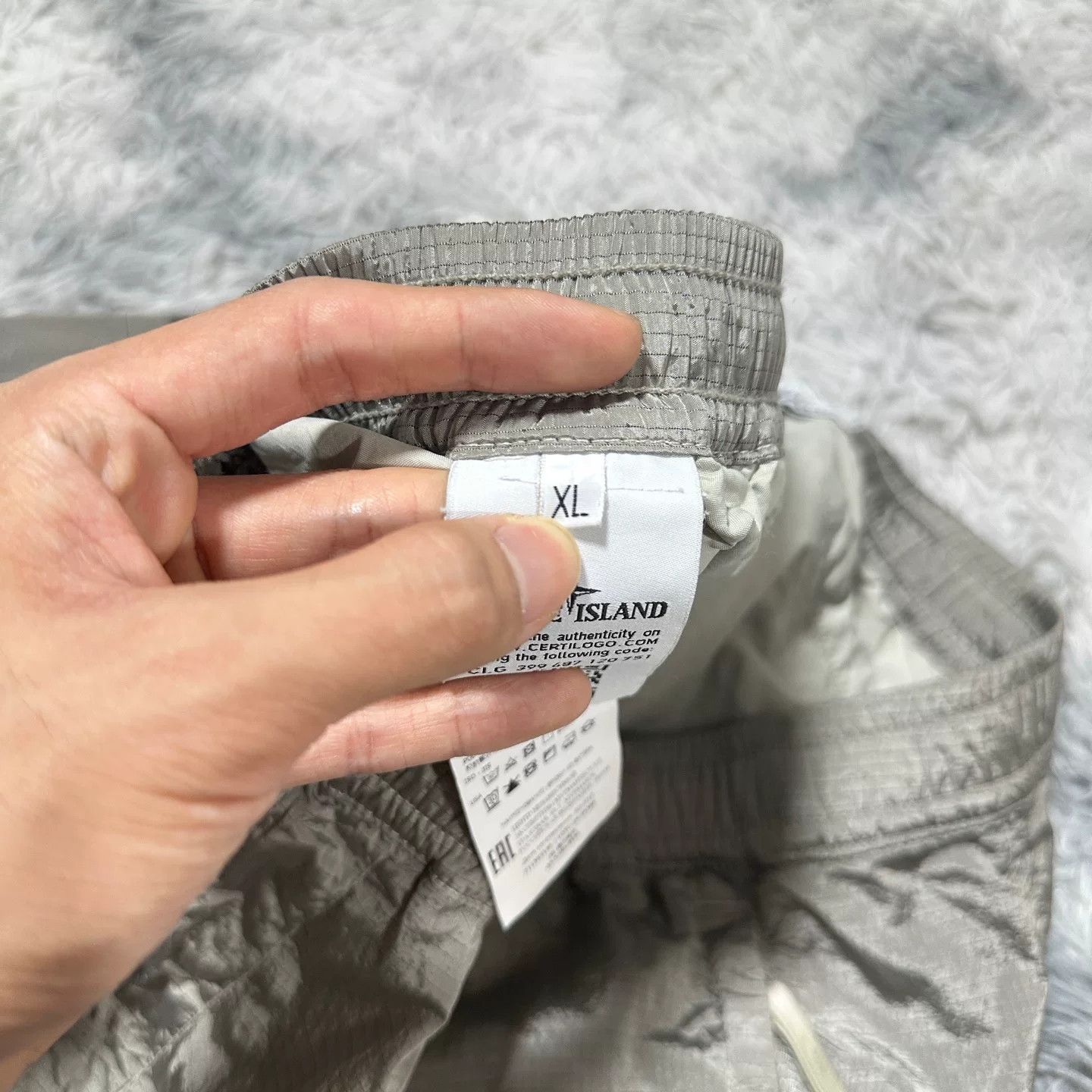 Stone Island stone island metallic nylon long pants silver Size US 28 / EU 44 - 5 Thumbnail