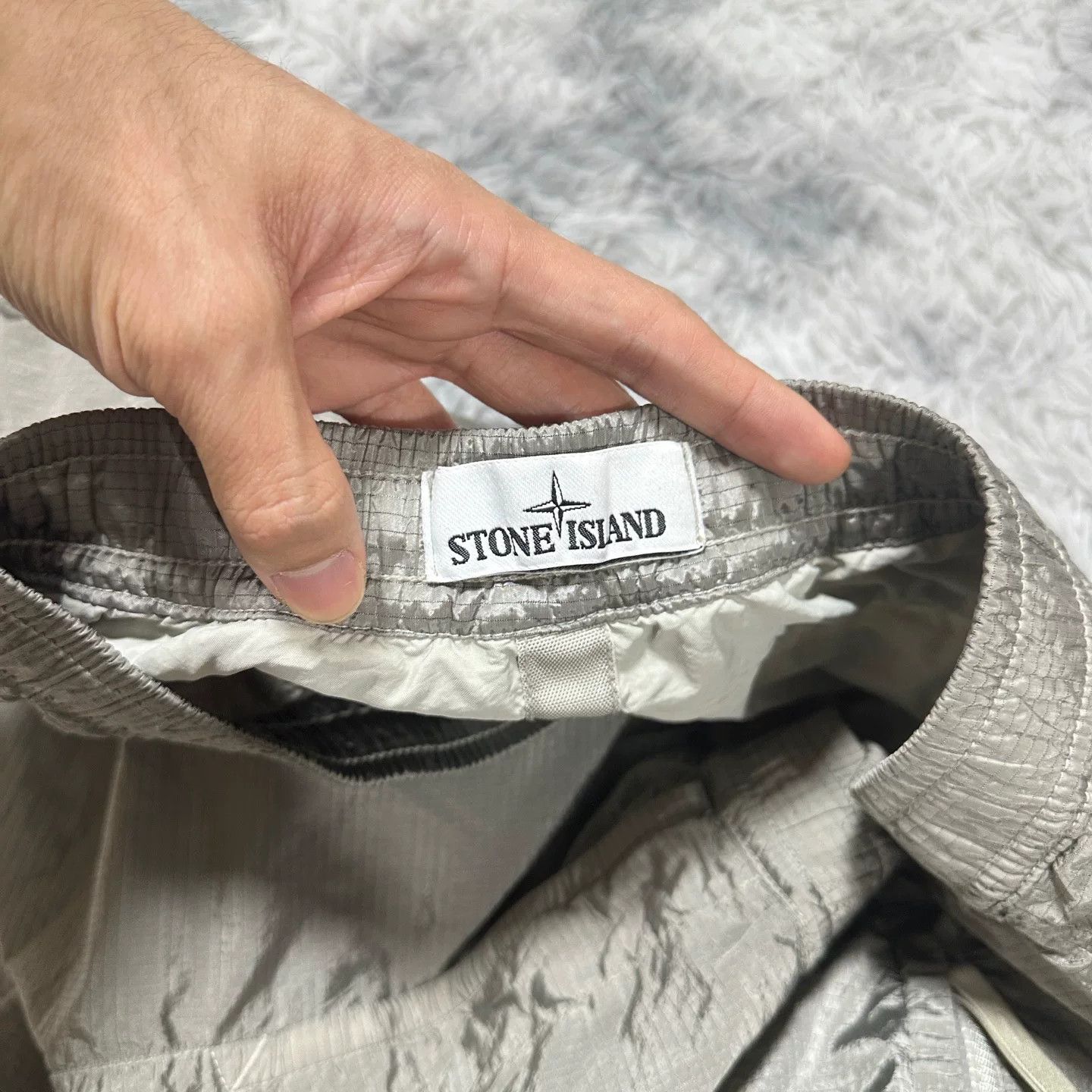 Stone Island stone island metallic nylon long pants silver Size US 28 / EU 44 - 4 Thumbnail