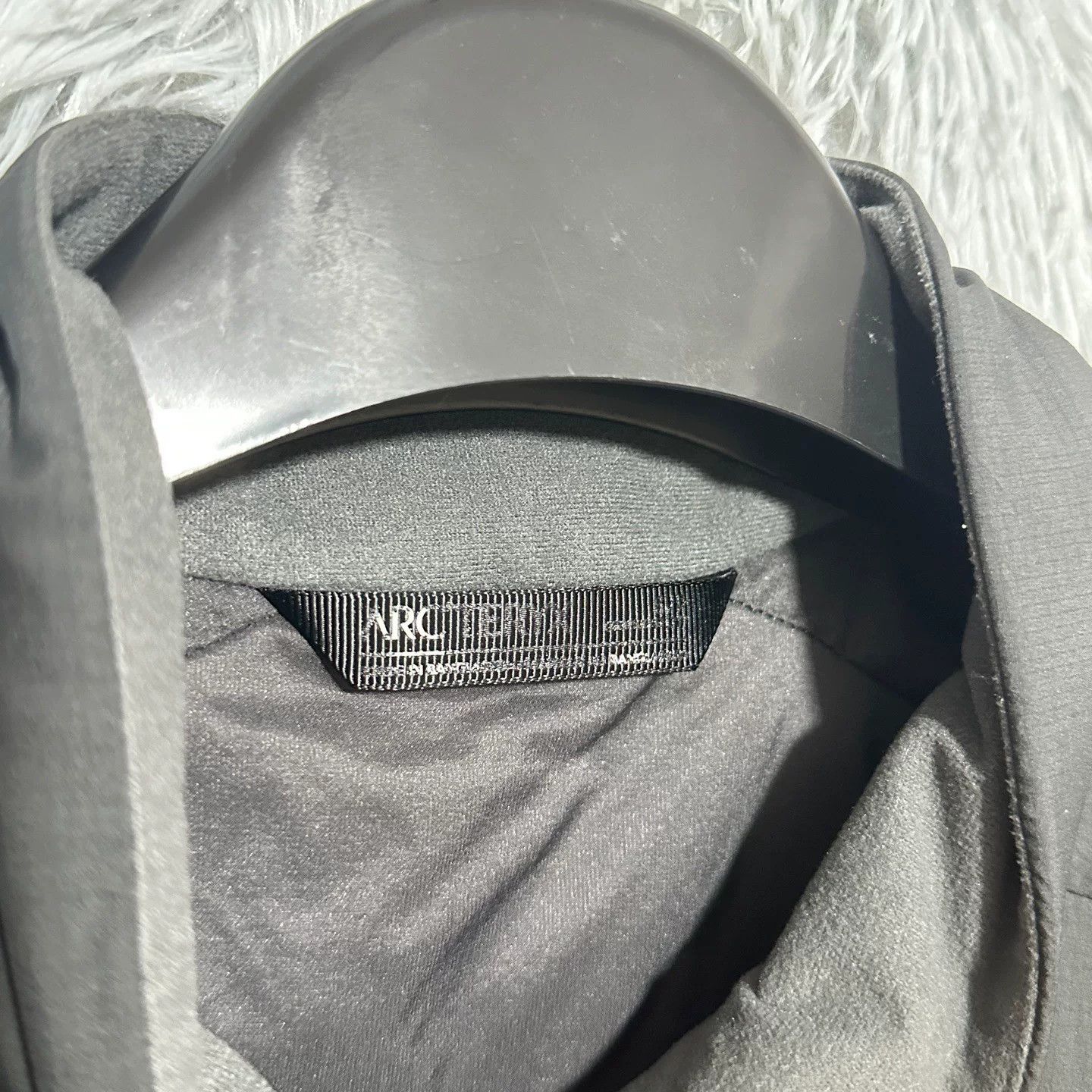 Arc'teryx Arcteryx Atom Jacket in Graphite Gray Size US S / EU 44-46 / 1 - 5 Thumbnail