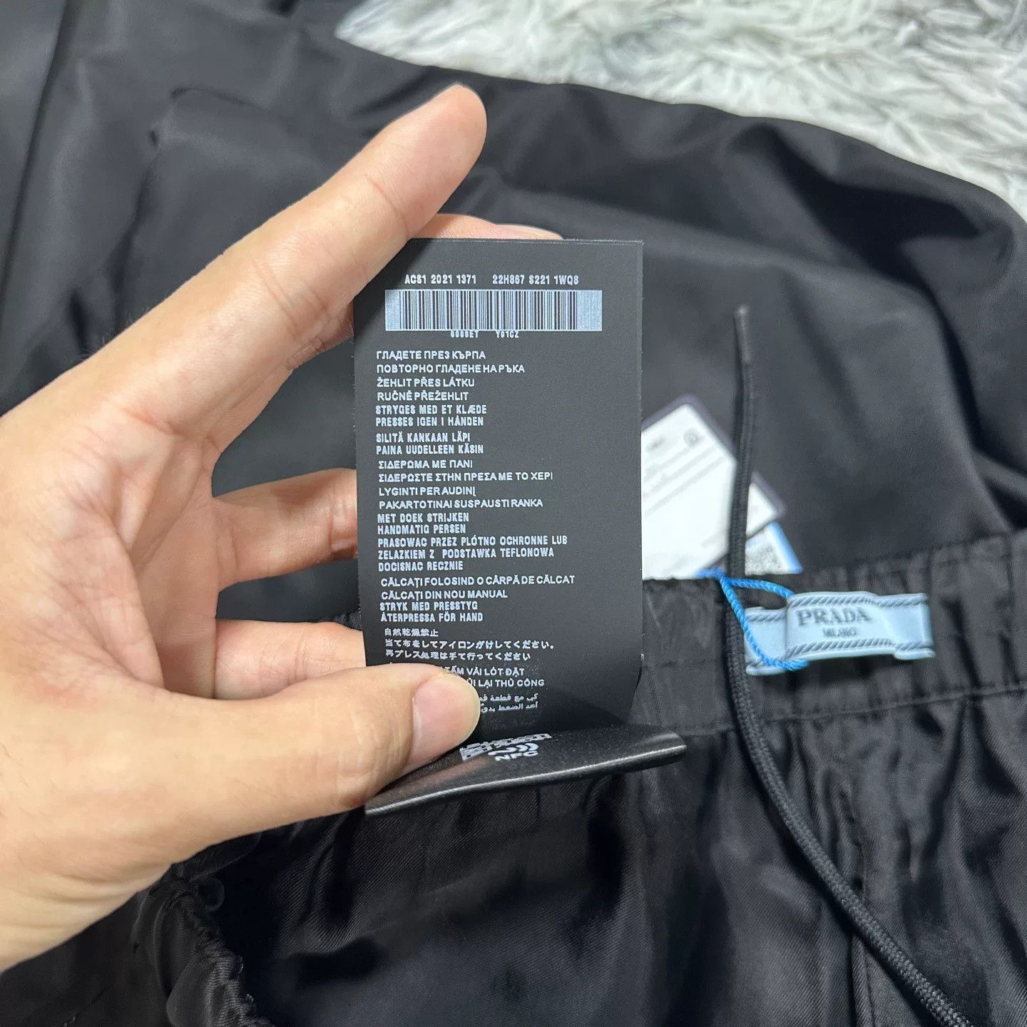 Prada prada black side zip nylon long pants Size US 28 / EU 44 - 7 Thumbnail