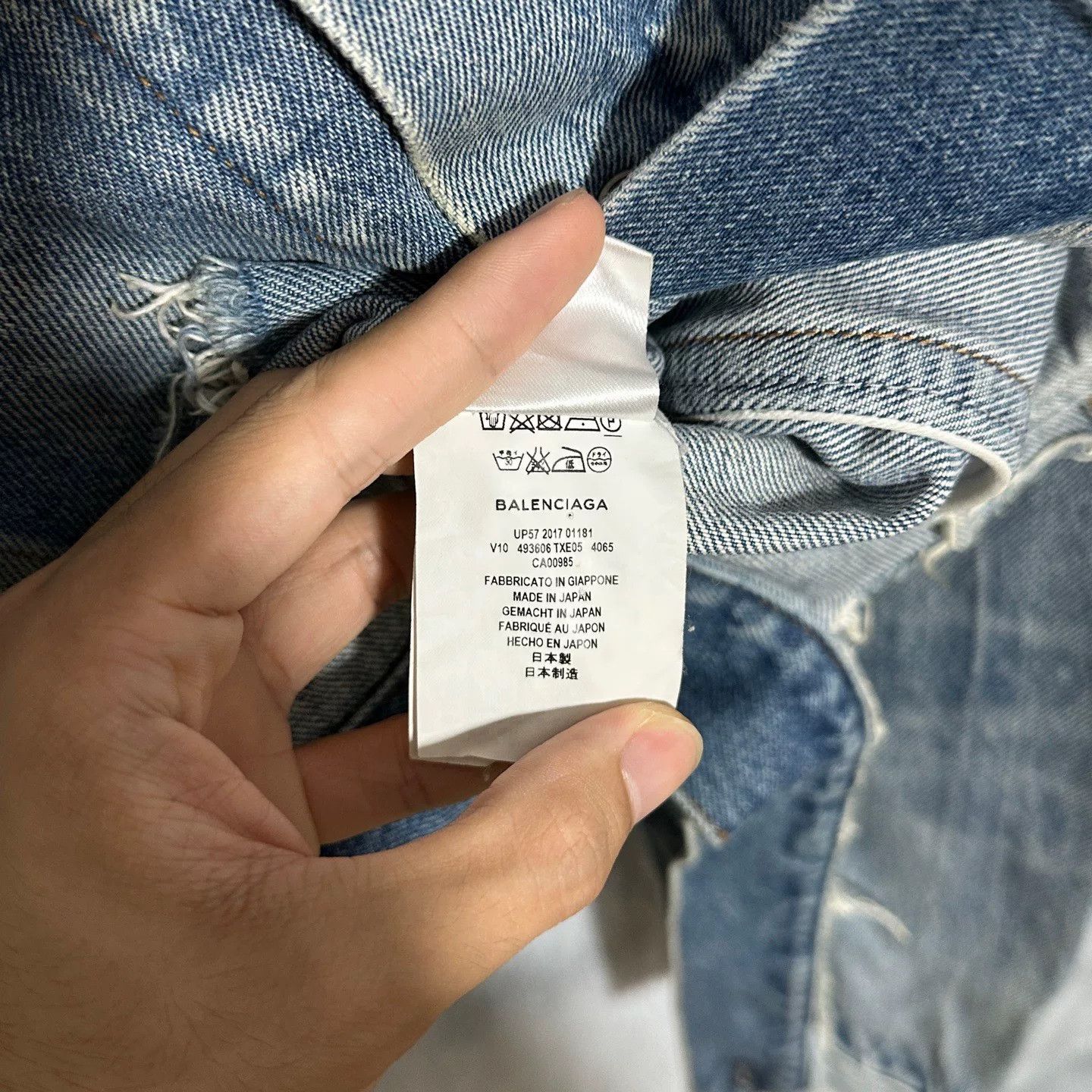 Balenciaga balenciaga embroidered logo denim jacket Size US S / EU 44-46 / 1 - 5 Thumbnail