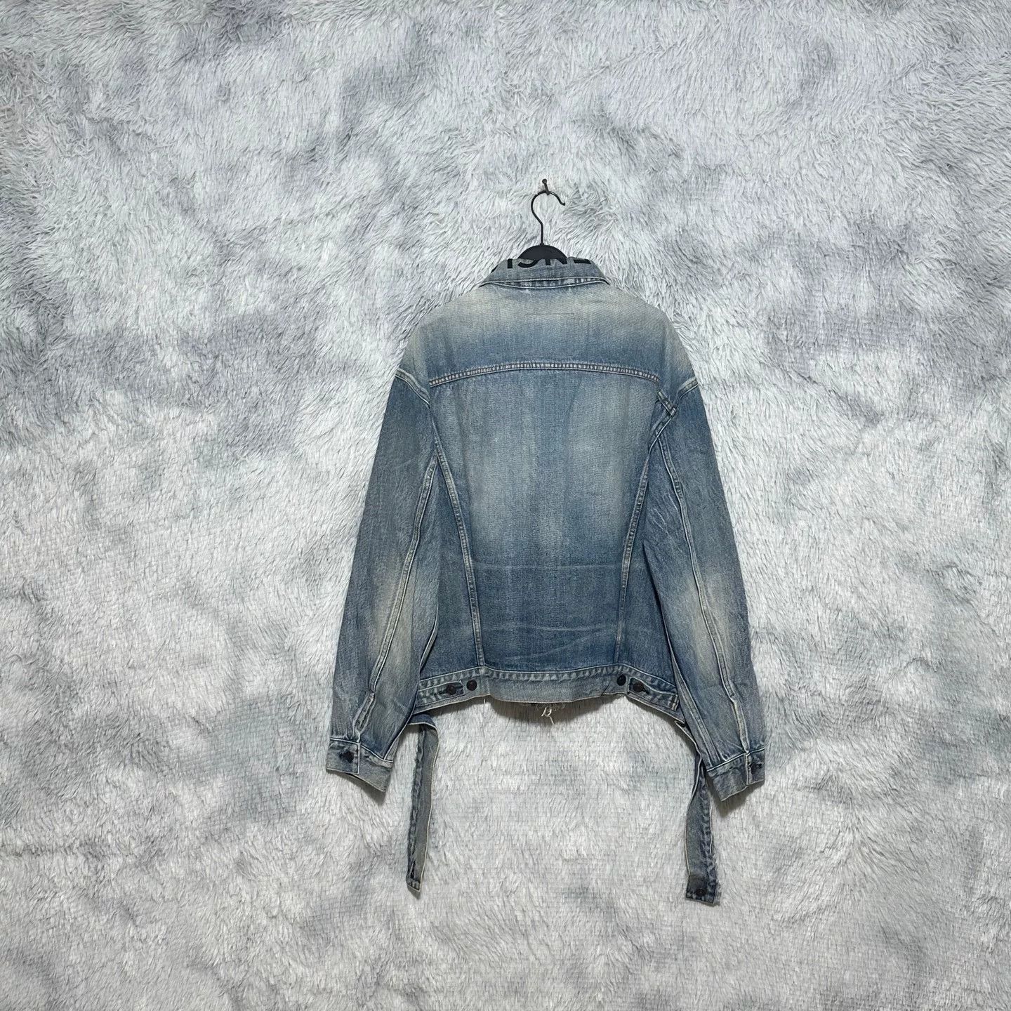 Balenciaga balenciaga embroidered logo denim jacket Size US S / EU 44-46 / 1 - 2 Thumbnail