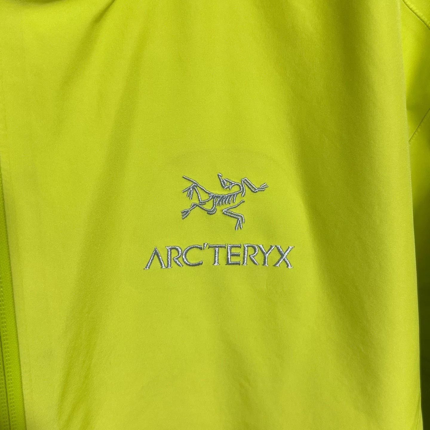 Arc'teryx Arcteryx Beta LT Jacket in Vibrant Green Size US L / EU 52-54 / 3 - 4 Thumbnail