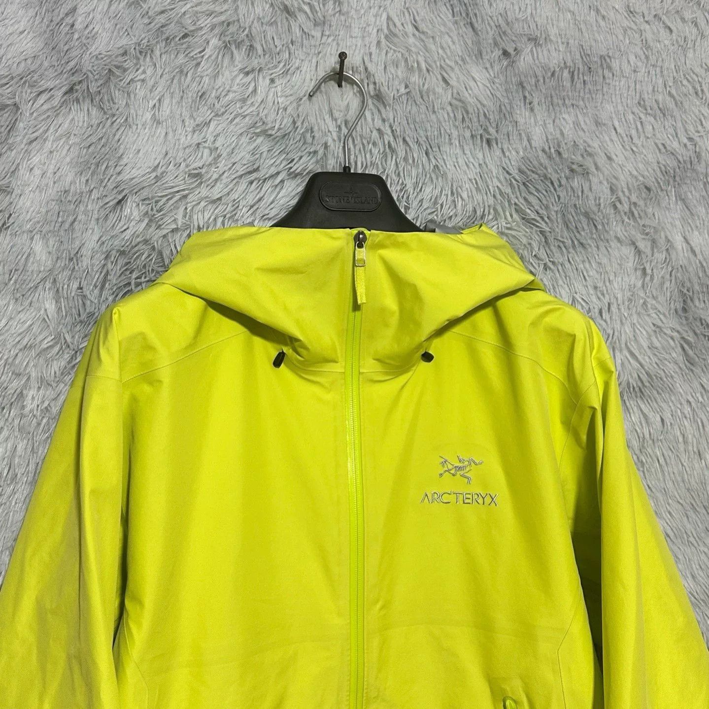 Arc'teryx Arcteryx Beta LT Jacket in Vibrant Green Size US L / EU 52-54 / 3 - 3 Thumbnail