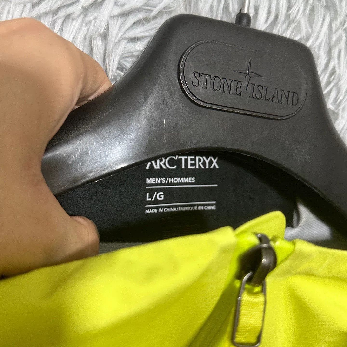 Arc'teryx Arcteryx Beta LT Jacket in Vibrant Green Size US L / EU 52-54 / 3 - 5 Thumbnail