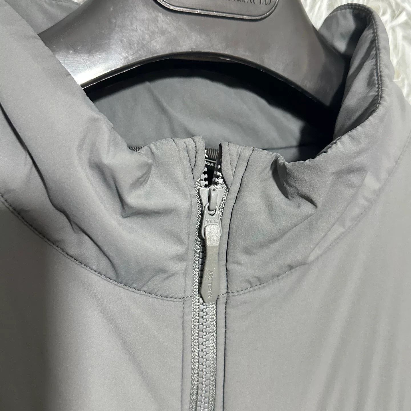 Arc'teryx Arcteryx Proton Lt Jacket in Dark Gray Size US M / EU 48-50 / 2 - 5 Thumbnail