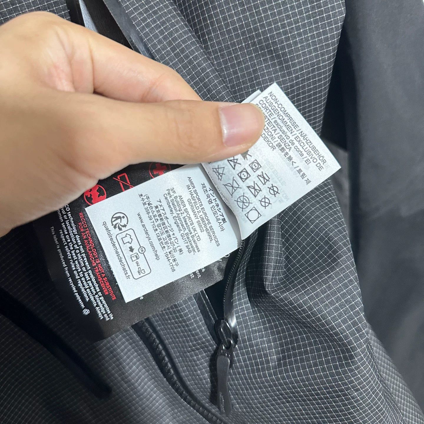 Arc'teryx black arcteryx alpha jacket with hood Size US M / EU 48-50 / 2 - 7 Thumbnail