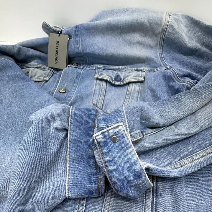 Balenciaga Balenciaga Vintage Denim Jacket with BB Embroidery Size US L / EU 52-54 / 3 - 11 Thumbnail