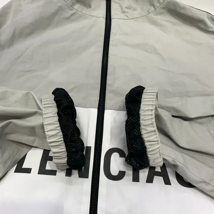 Balenciaga Balenciaga SS23 Beige Logo Zip Jacket Size US S / EU 44-46 / 1 - 8 Thumbnail