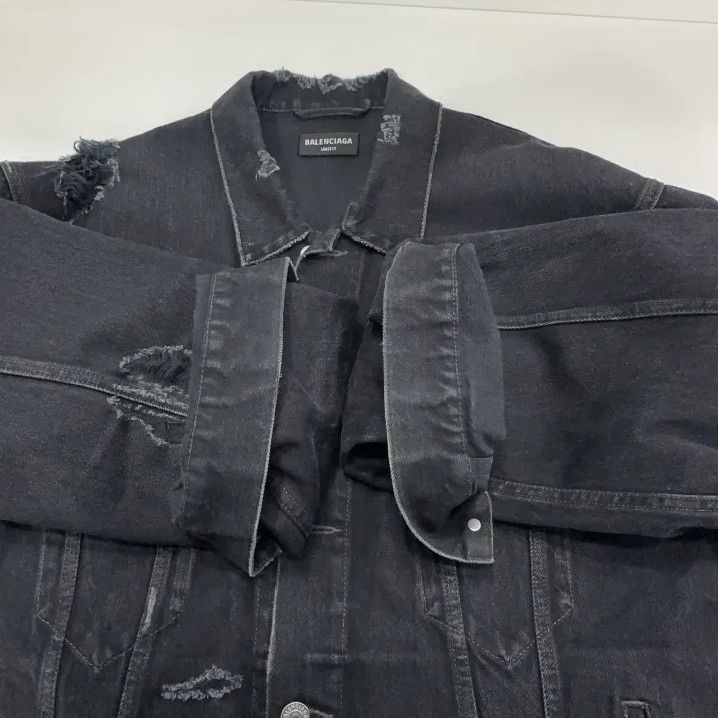 Balenciaga Balenciaga Black Distressed Denim Jacket for Men Size US S / EU 44-46 / 1 - 9 Thumbnail