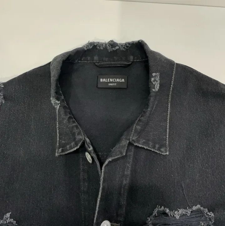 Balenciaga Balenciaga Black Distressed Denim Jacket for Men Size US S / EU 44-46 / 1 - 7 Thumbnail