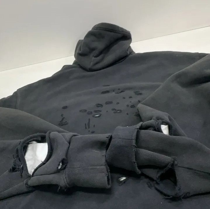 Balenciaga Balenciaga Distressed Black Hoodie for Men Size US XS / EU 42 / 0 - 15 Thumbnail