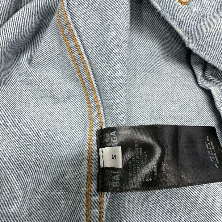 Balenciaga Balenciaga FW21 Oversized Logo Denim Jacket Size US S / EU 44-46 / 1 - 5 Thumbnail