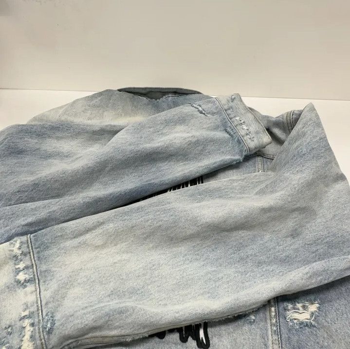 Balenciaga Balenciaga Logo Distressed Denim Jacket for All Gender Size US S / EU 44-46 / 1 - 13 Thumbnail