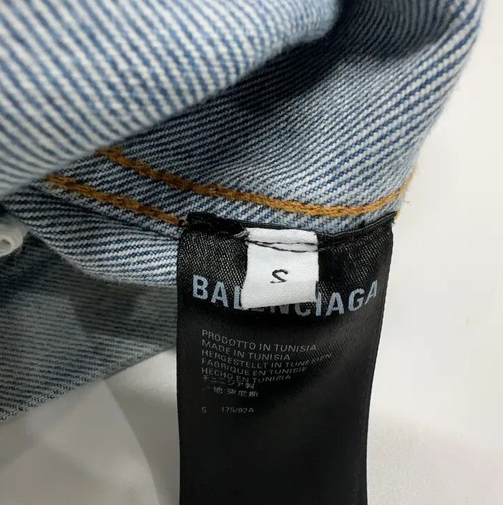 Balenciaga Balenciaga Logo Distressed Denim Jacket for All Gender Size US S / EU 44-46 / 1 - 5 Thumbnail