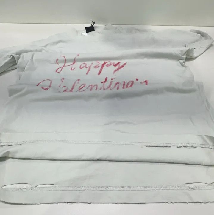 Balenciaga Balenciaga Valentine's Day Logo T-Shirt Size US S / EU 44-46 / 1 - 10 Thumbnail