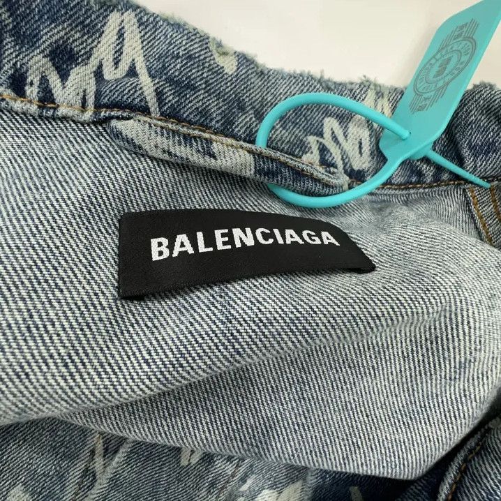 Balenciaga Balenciaga Logo Print Vintage Denim Jacket for Men Size US M / EU 48-50 / 2 - 4 Thumbnail