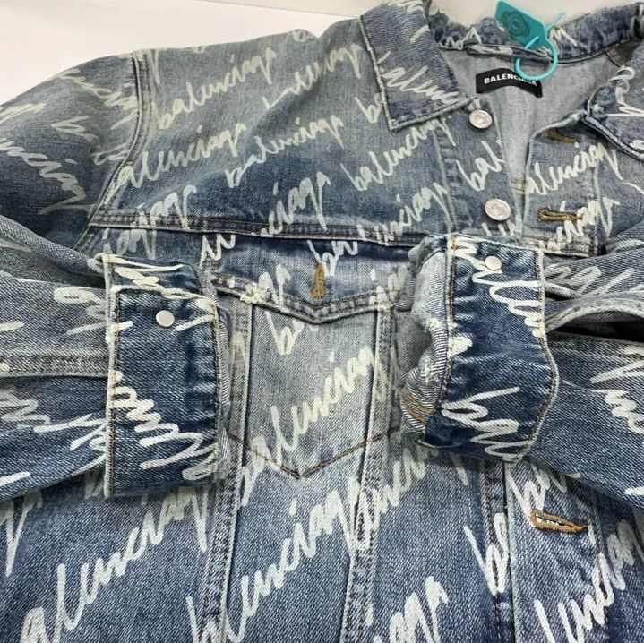 Balenciaga Balenciaga Logo Print Vintage Denim Jacket for Men Size US M / EU 48-50 / 2 - 13 Thumbnail