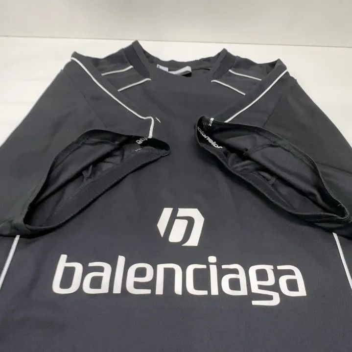 Balenciaga Balenciaga Logo Short-Sleeve Casual Football Shirt Size US M / EU 48-50 / 2 - 11 Thumbnail