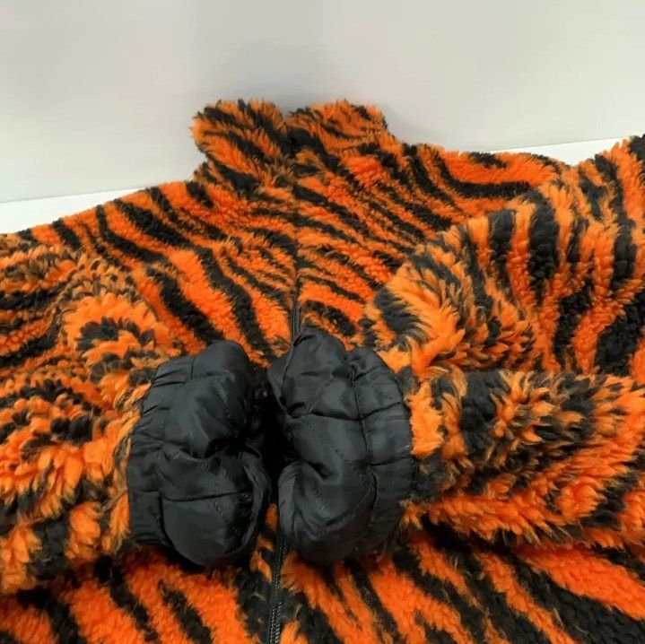 Balenciaga Balenciaga Tiger Print Zip-Up Jacket for Men Size US L / EU 52-54 / 3 - 8 Thumbnail
