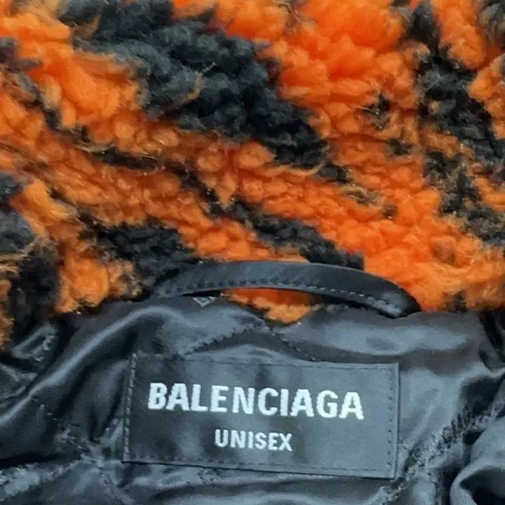 Balenciaga Balenciaga Tiger Print Zip-Up Jacket for Men Size US L / EU 52-54 / 3 - 6 Thumbnail