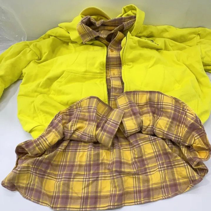 Balenciaga Balenciaga Yellow Logo-Print Hoodie, SS24 Collection Size US L / EU 52-54 / 3 - 13 Thumbnail