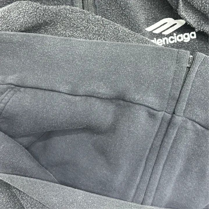 Balenciaga Balenciaga Iconic Hooded Zip Sweatshirt for Men Size US L / EU 52-54 / 3 - 6 Thumbnail
