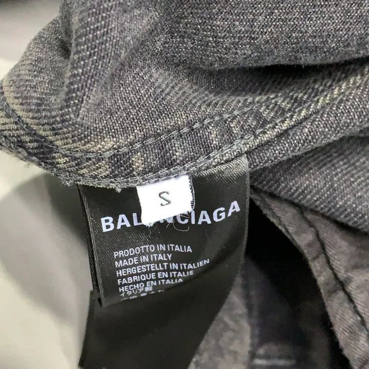 Balenciaga Balenciaga Black Spray Logo Denim Jacket Size US S / EU 44-46 / 1 - 4 Thumbnail