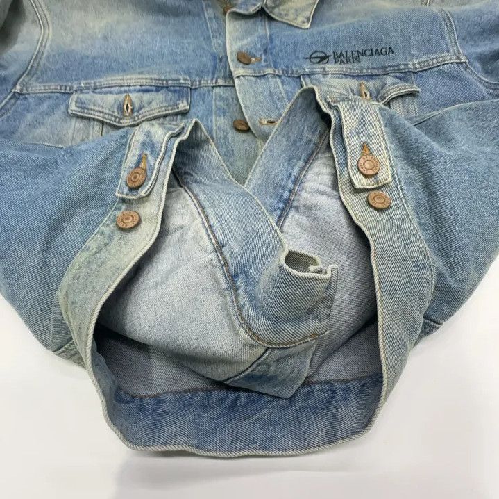 Balenciaga Balenciaga Classic Logo Embroidered Denim Jacket Size US L / EU 52-54 / 3 - 10 Thumbnail