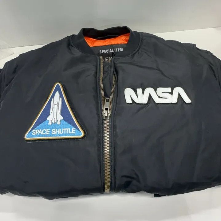 Balenciaga Balenciaga NASA Logo Flight Jacket in Black Size US L / EU 52-54 / 3 - 15 Thumbnail
