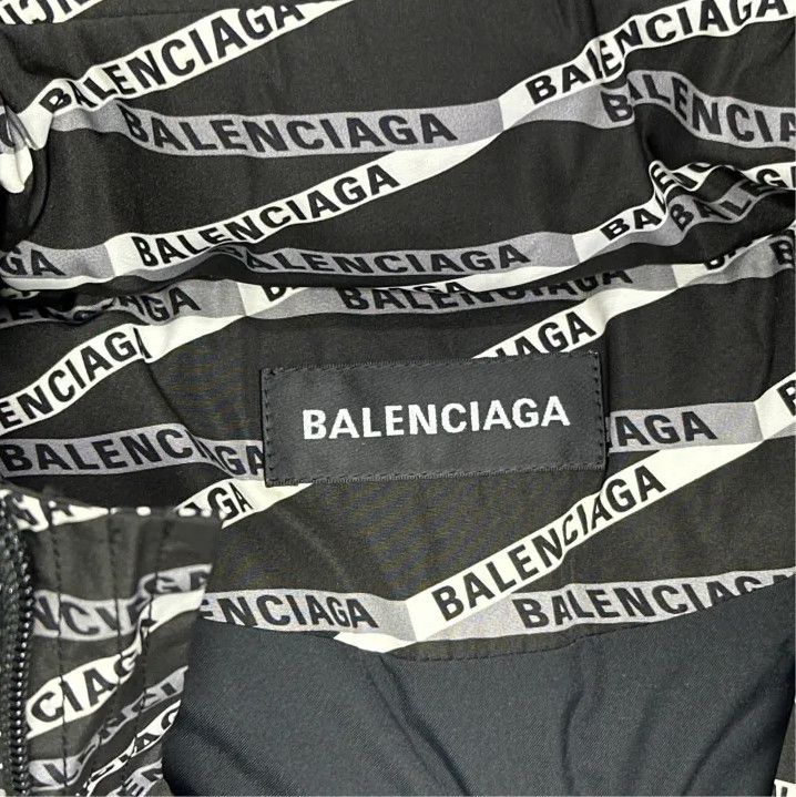 Balenciaga Balenciaga Logo Printed Puffer Jacket for Men Size US L / EU 52-54 / 3 - 6 Thumbnail