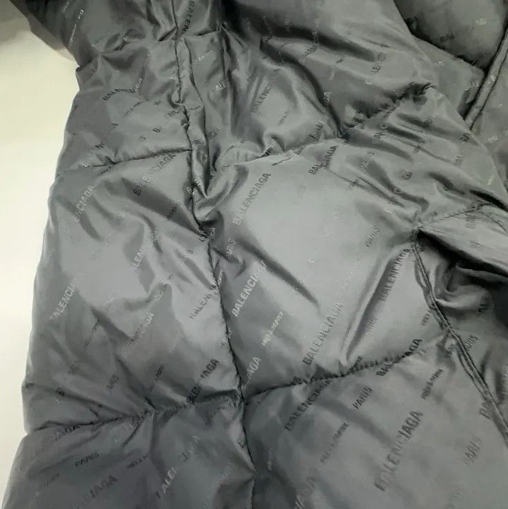 Balenciaga Balenciaga Black Logo Puffer Jacket for Men Size US L / EU 52-54 / 3 - 8 Thumbnail