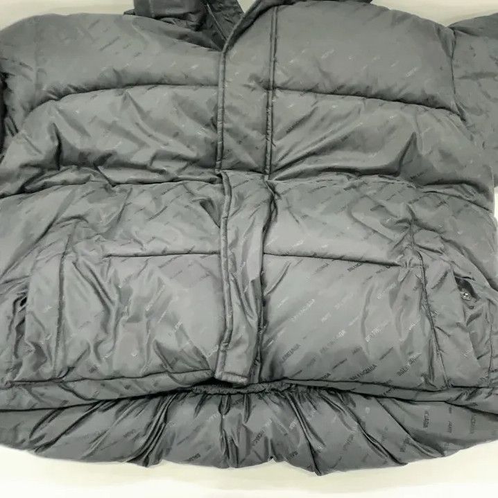 Balenciaga Balenciaga Black Logo Puffer Jacket for Men Size US L / EU 52-54 / 3 - 7 Thumbnail