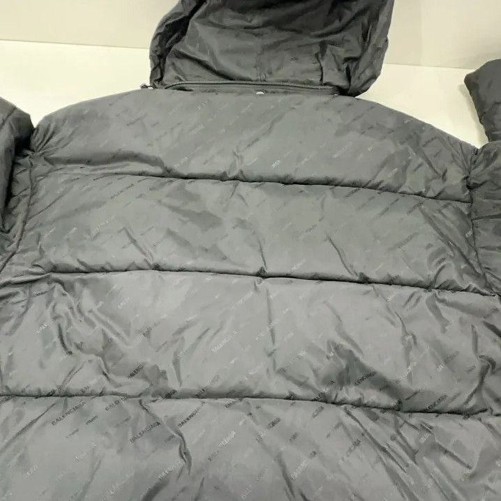 Balenciaga Balenciaga Black Logo Puffer Jacket for Men Size US L / EU 52-54 / 3 - 10 Thumbnail