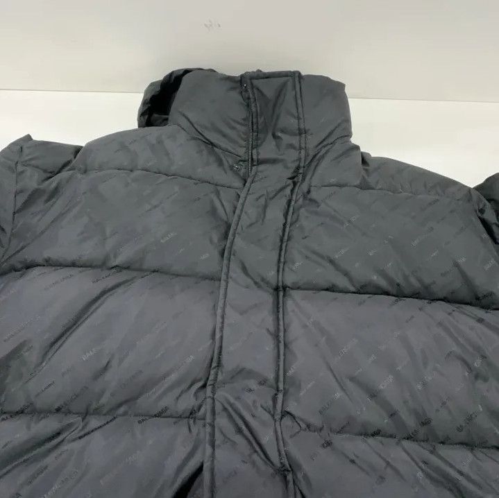 Balenciaga Balenciaga Black Logo Puffer Jacket for Men Size US L / EU 52-54 / 3 - 6 Thumbnail