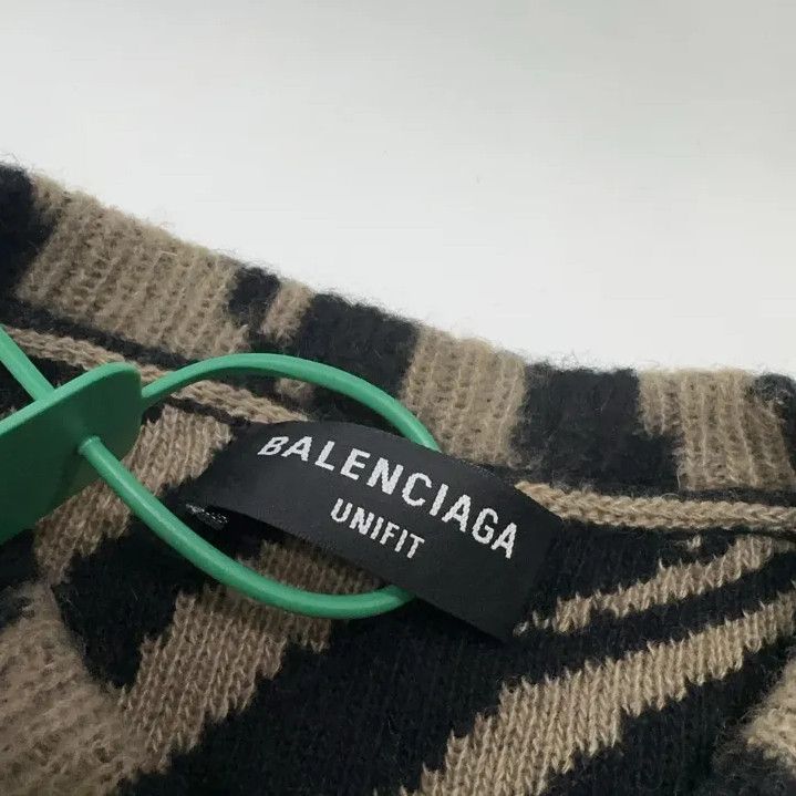 Balenciaga Balenciaga Vintage Zebra Print Long Sleeve Sweater Size US XS / EU 42 / 0 - 5 Thumbnail