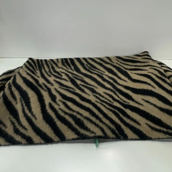Balenciaga Balenciaga Vintage Zebra Print Long Sleeve Sweater Size US XS / EU 42 / 0 - 8 Thumbnail