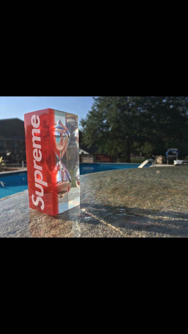 Supreme hourglass