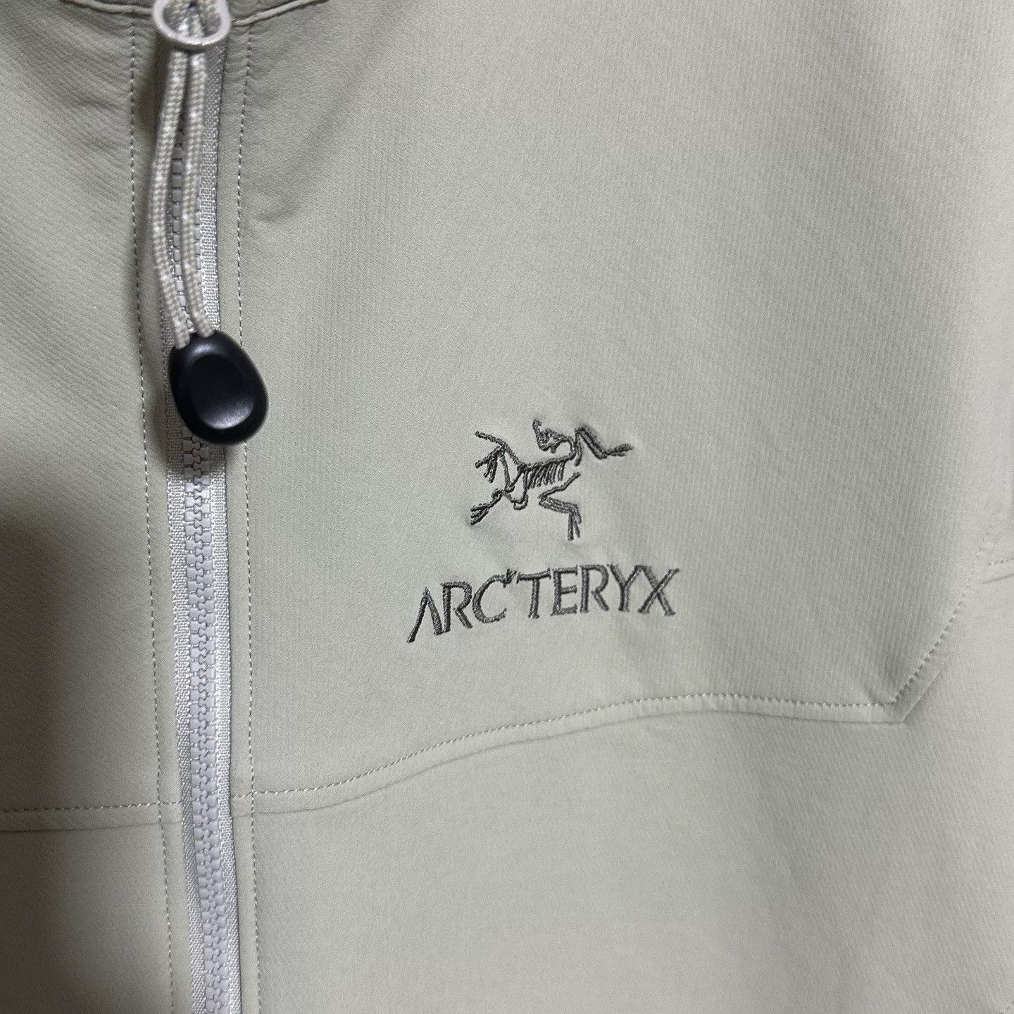 Arc'teryx Arcteryx Gamma LT Jacket in Grey Green Size US L / EU 52-54 / 3 - 5 Thumbnail