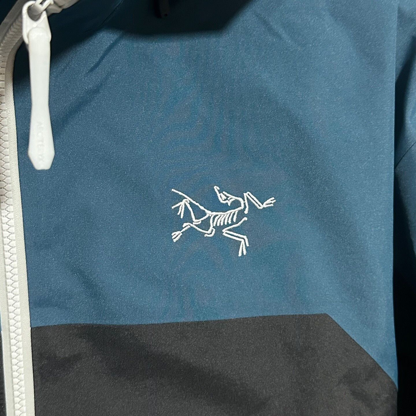 Arc'teryx Arcteryx Beta Ar Jacket XL Hooded Raincoat Size US XL / EU 56 / 4 - 4 Thumbnail