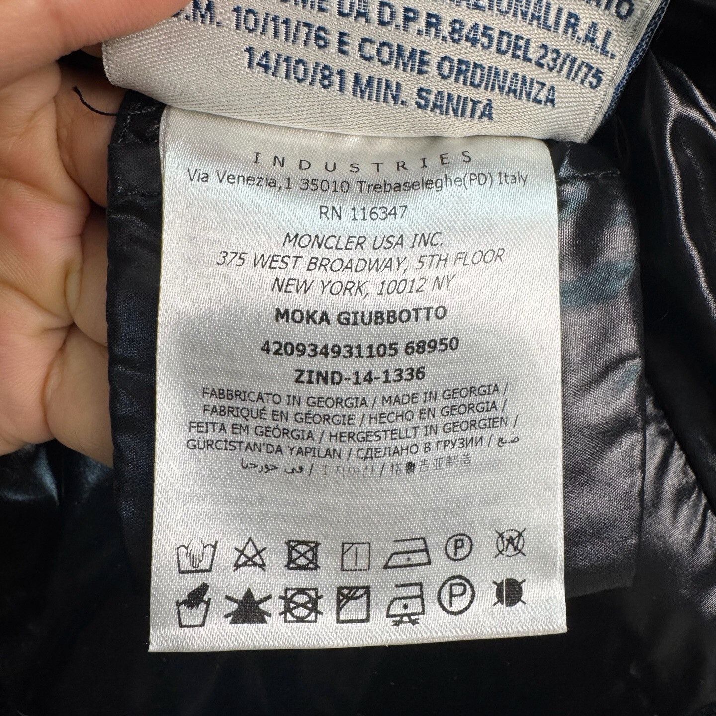Moncler moncler black shiny puffer coat Size M / US 6-8 / IT 42-44 - 4 Thumbnail