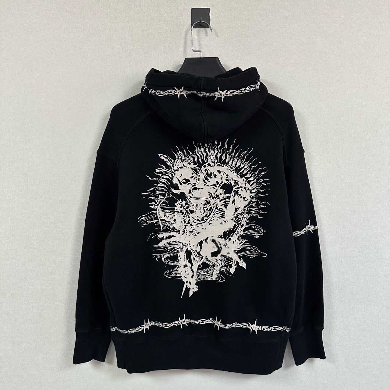 Givenchy givenchy thorn graphic hoodie in black Size XS / US 0-2 / IT 36-38 - 2 Thumbnail