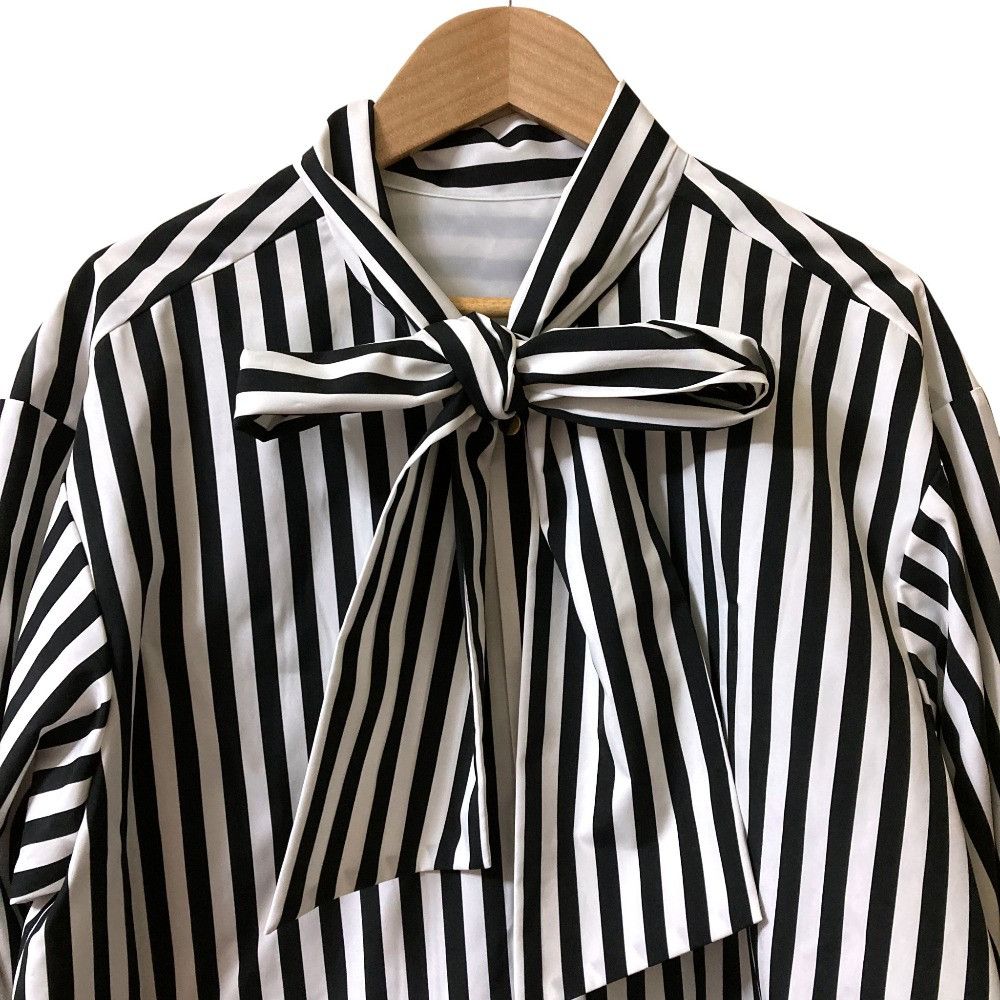 Other Other Grace Class Tafta Stripe Blouse Others Tops 0225141402 DUTY FREE for USA Size ONE SIZE - 3 Thumbnail