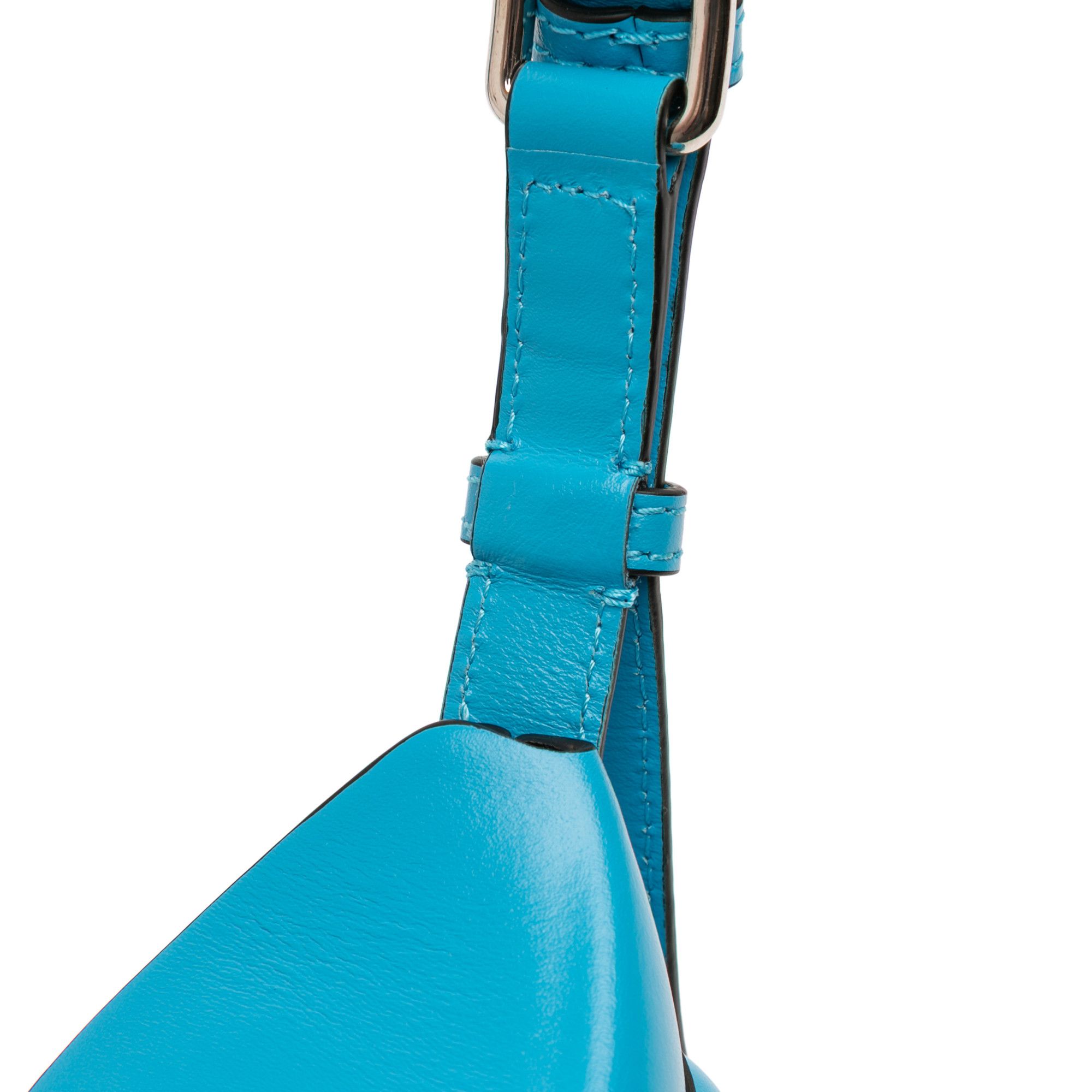 Alexander McQueen Alexander McQueen Calfskin The Curve Bucket Bag Size ONE SIZE - 9 Thumbnail