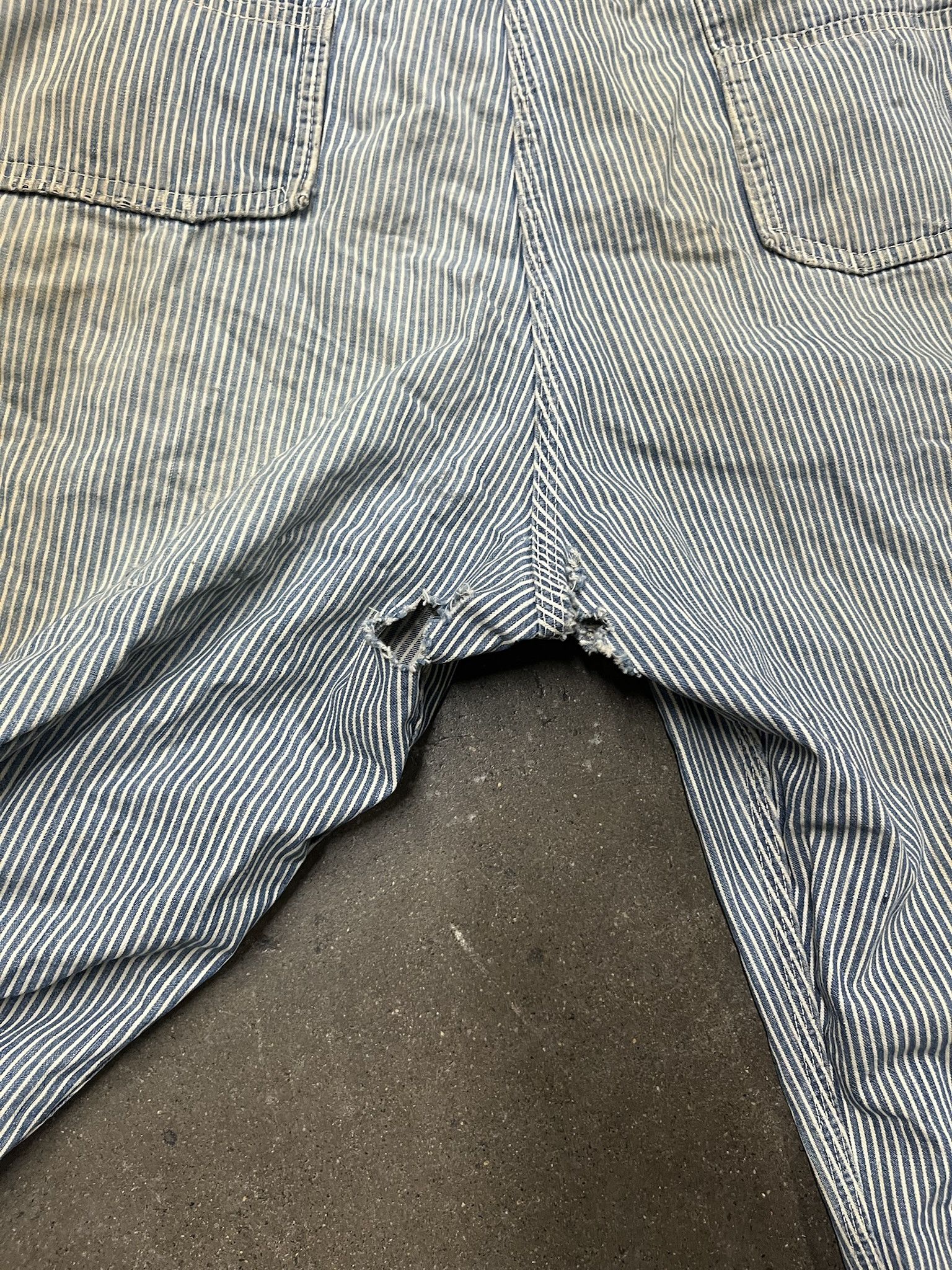 Oshkosh Vintage 1980s Thrashed Union Made Overalls Size XL Size US XL / EU 56 / 4 - 9 Thumbnail