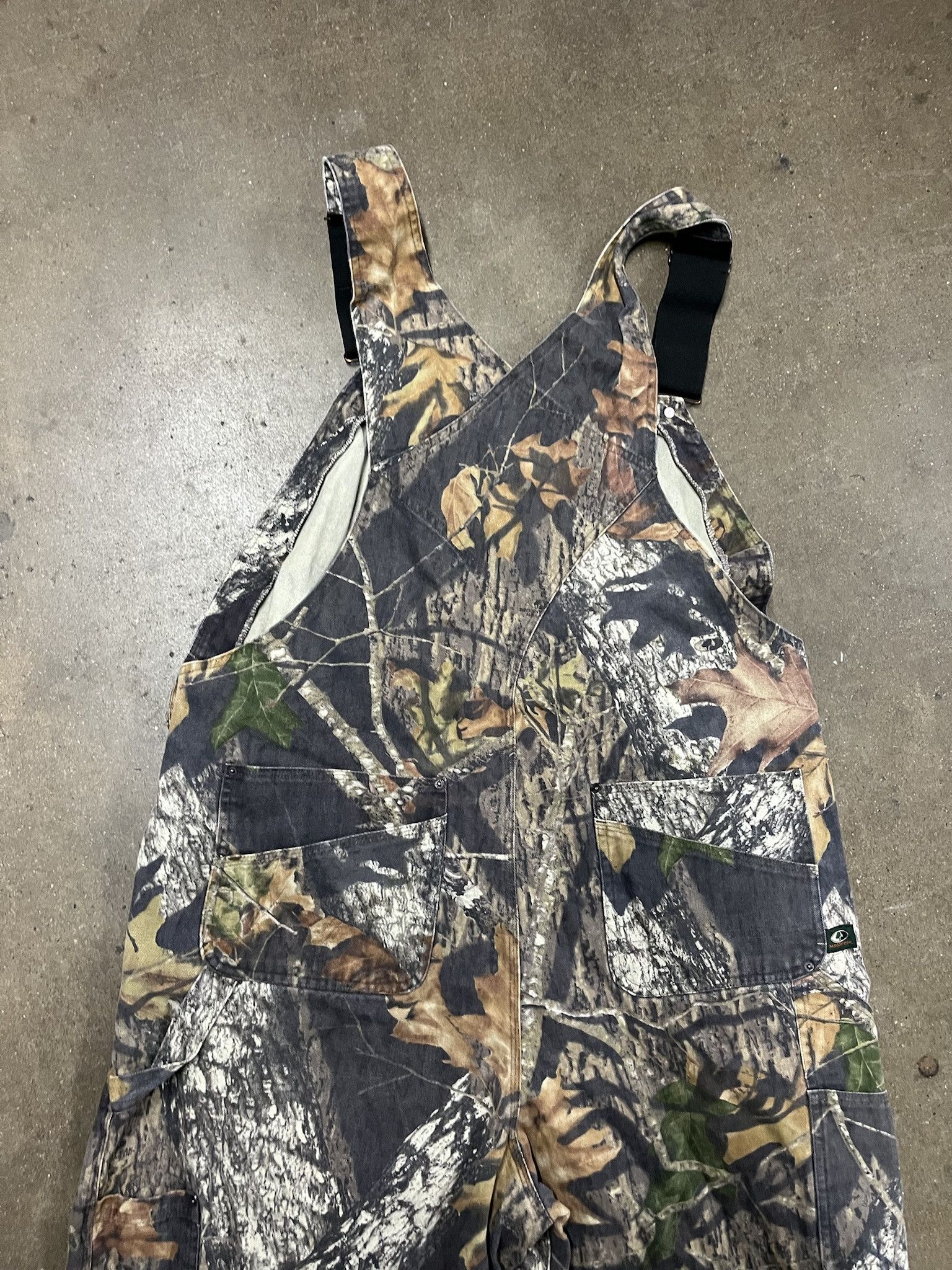 Vintage Vintare 1990s Mossy Oak Realtree Camo Canvas Overalls Size XL Size US XL / EU 56 / 4 - 6 Thumbnail