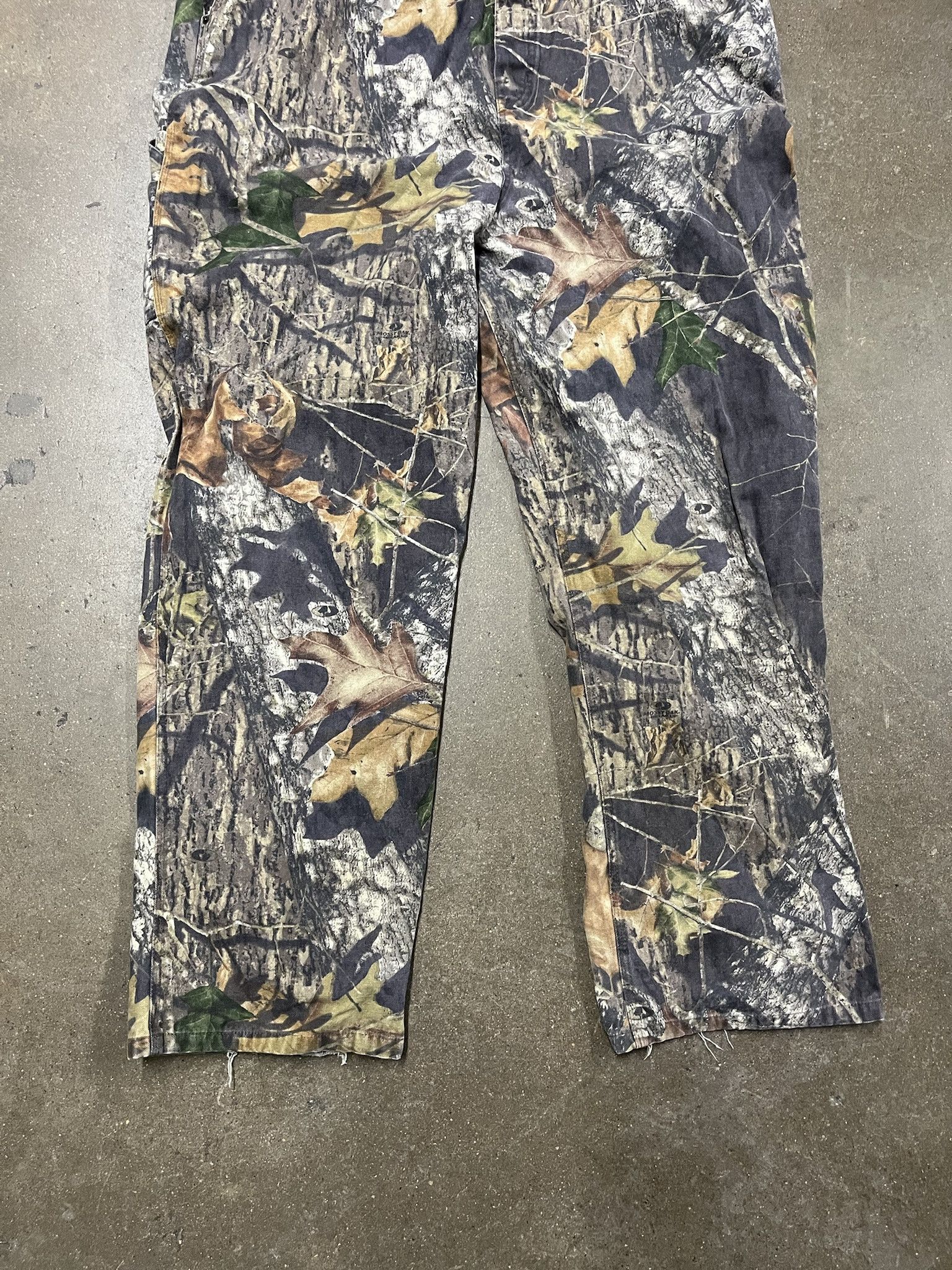 Vintage Vintare 1990s Mossy Oak Realtree Camo Canvas Overalls Size XL Size US XL / EU 56 / 4 - 3 Thumbnail