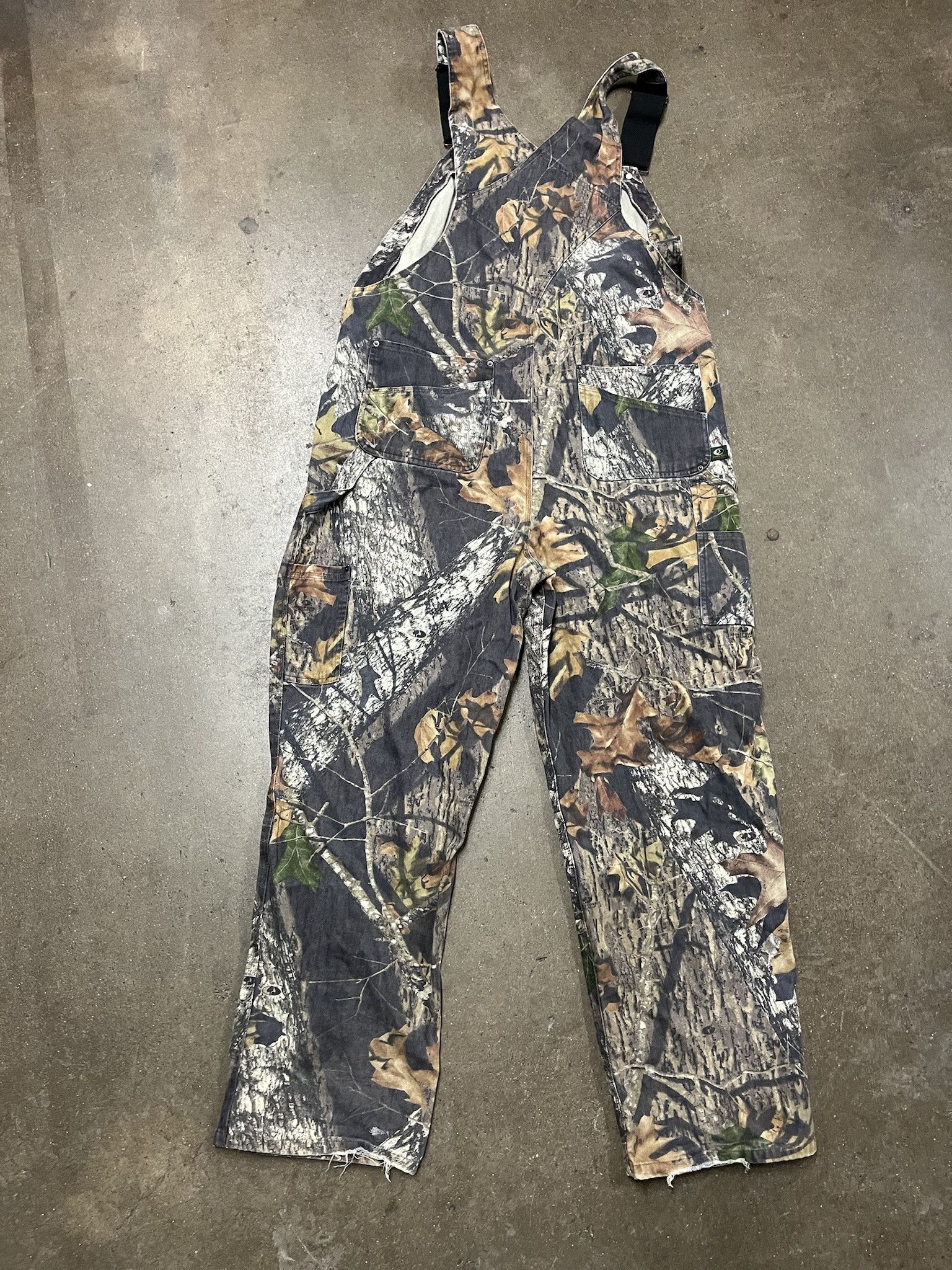 Vintage Vintare 1990s Mossy Oak Realtree Camo Canvas Overalls Size XL Size US XL / EU 56 / 4 - 5 Thumbnail