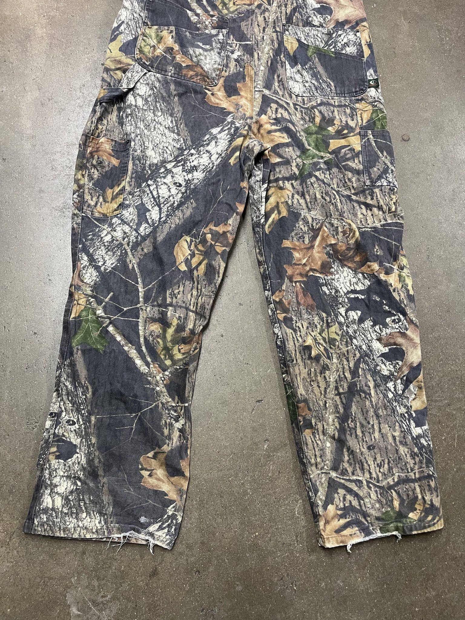 Vintage Vintare 1990s Mossy Oak Realtree Camo Canvas Overalls Size XL Size US XL / EU 56 / 4 - 7 Thumbnail
